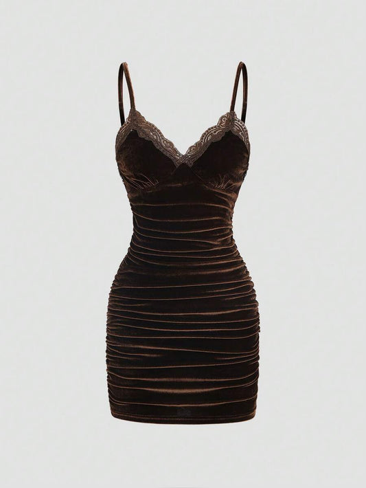 SHEIN Sweetra تنورة ضيقة مخصرة من فيلكرو ودانتيل بياقة