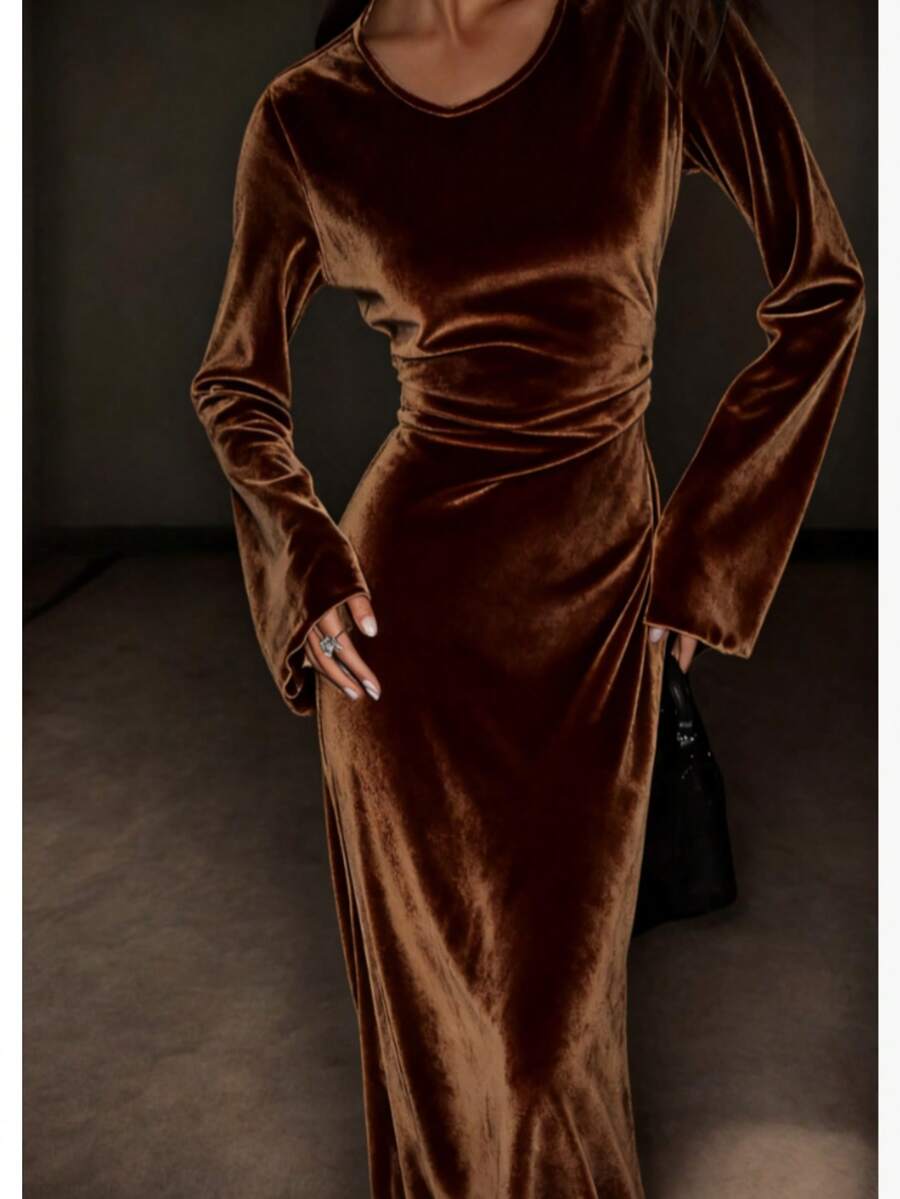SHEIN فستان بني طويل الأكمام مخمل