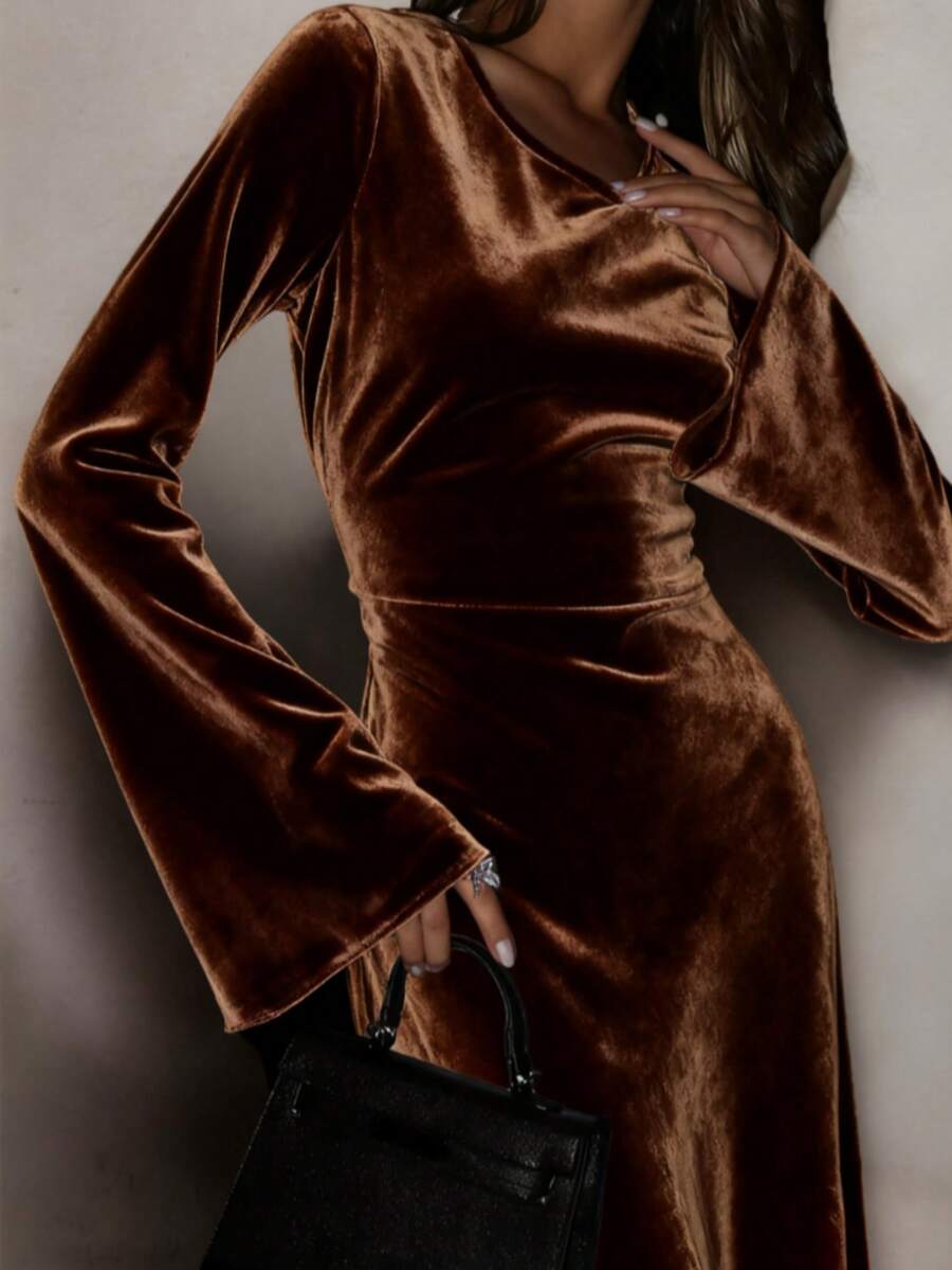 SHEIN فستان بني طويل الأكمام مخمل