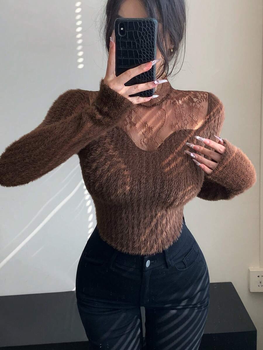 SHEIN DAZY قميص بياقة عالية مزين بالدانتيل المخملي بتصميم ضيق