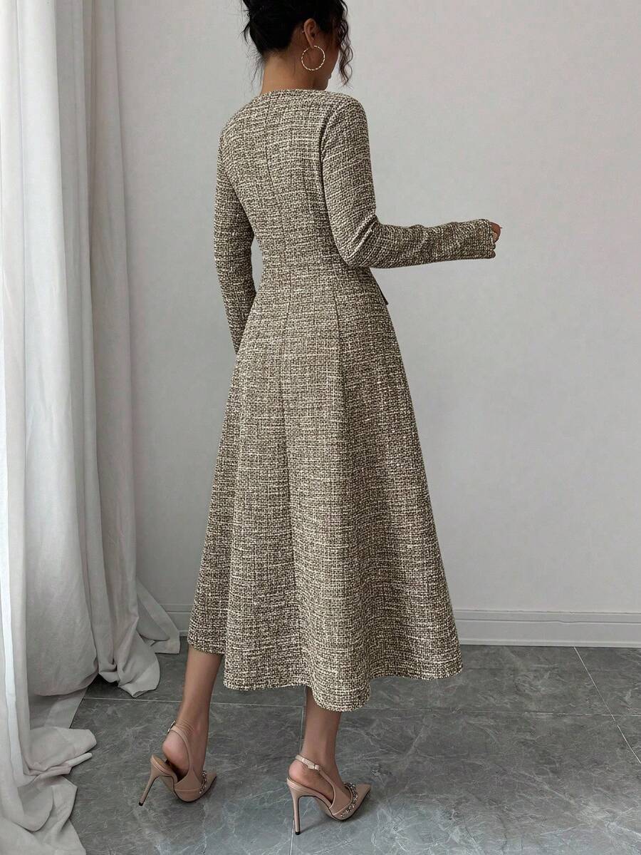 SHEIN Elenzga فستان بخصر مشدود بأزرار لؤلؤية وأكمام طويلة