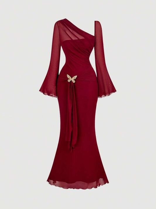 SHEIN MOD فستان غير متماثل بكتف واحد وأكمام واسعة مع إبزيم معدني