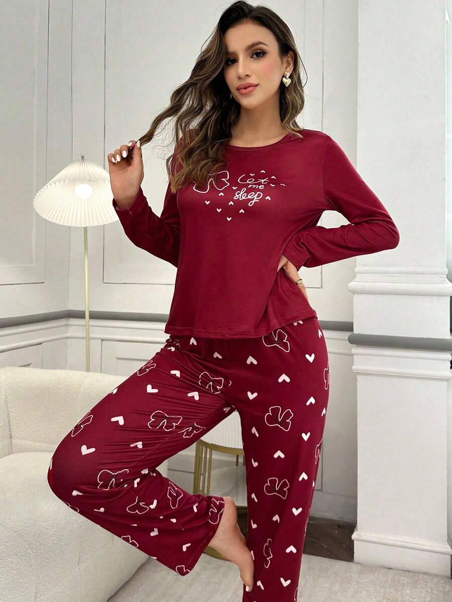 SHEIN طقم بيجامة قطعتين كم طويل بطباعة فيونكة وقلب
