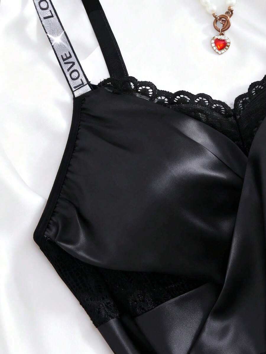SHEIN فستان نوم ساتان مزين بالدانتيل بأربطة قابلة للتعديل