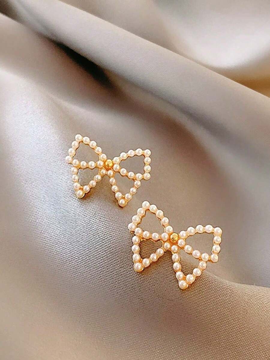 SHEIN طقم 5 أقراط دبوس قمر أبيض وفيونكة لؤلؤ مزيف وراين