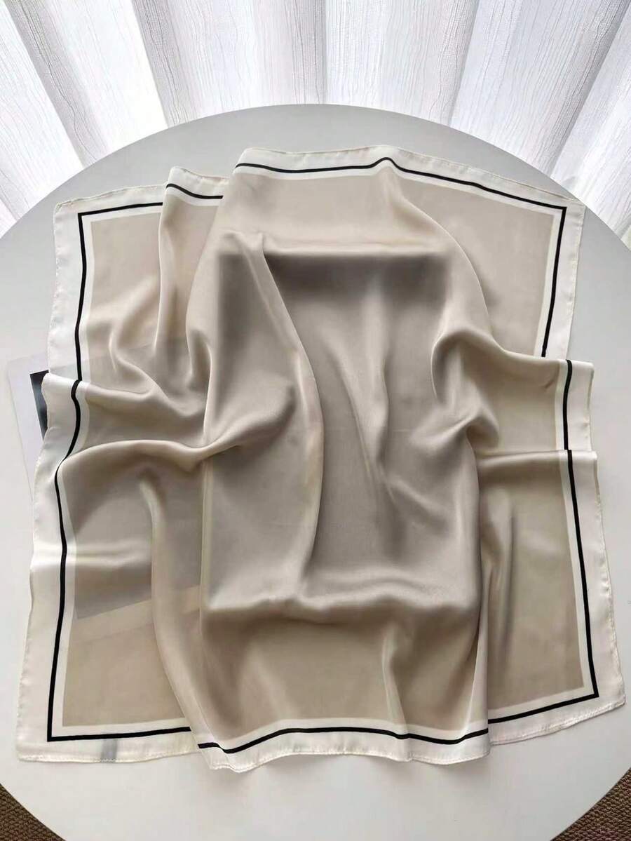 SHEIN وشاح رأس نسائي مربع من الساتان بطبعة بيزلي