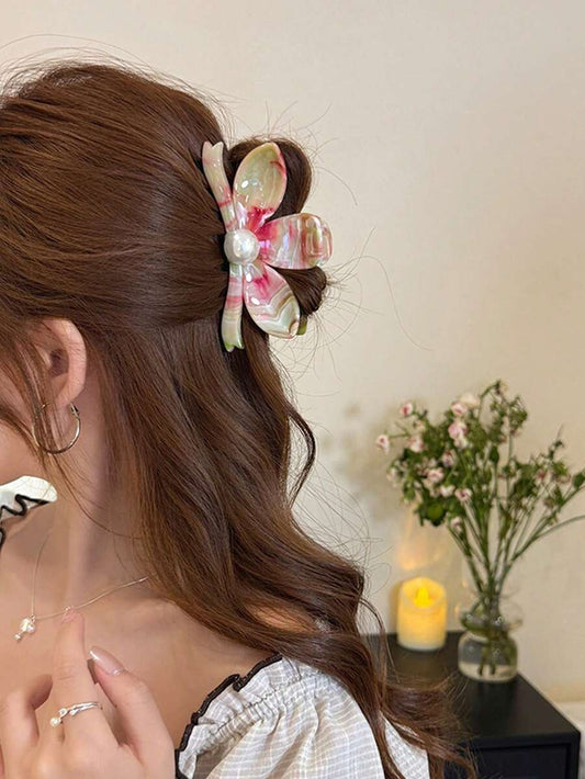 SHEIN مشابك شعر بشكل زهرة من اللؤلؤ الصناعي بألوان متعددة
