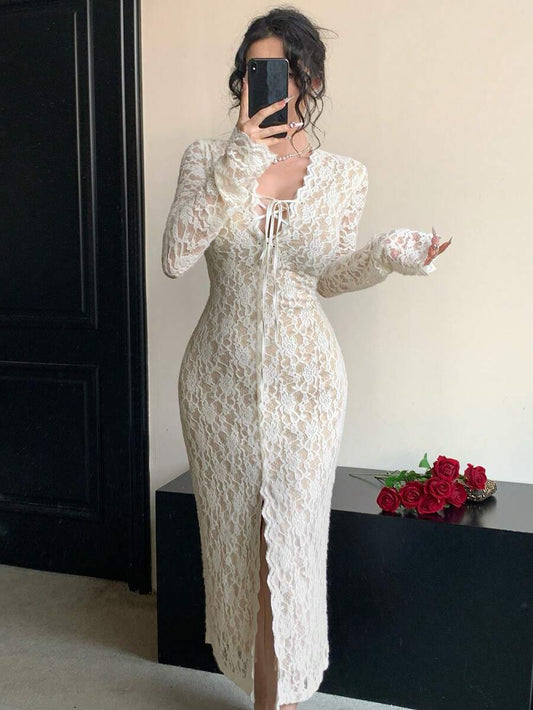 SHEIN Wynsel فستان دانتيل مفرغ بشق عالي وخصر مضبوط وحبل رباط بلون بيج
