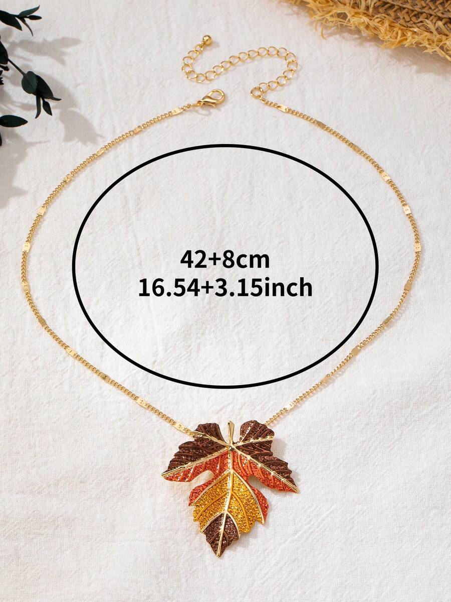 SHEIN قلادة نسائية أوراق قيقب مطلية بالسبائك