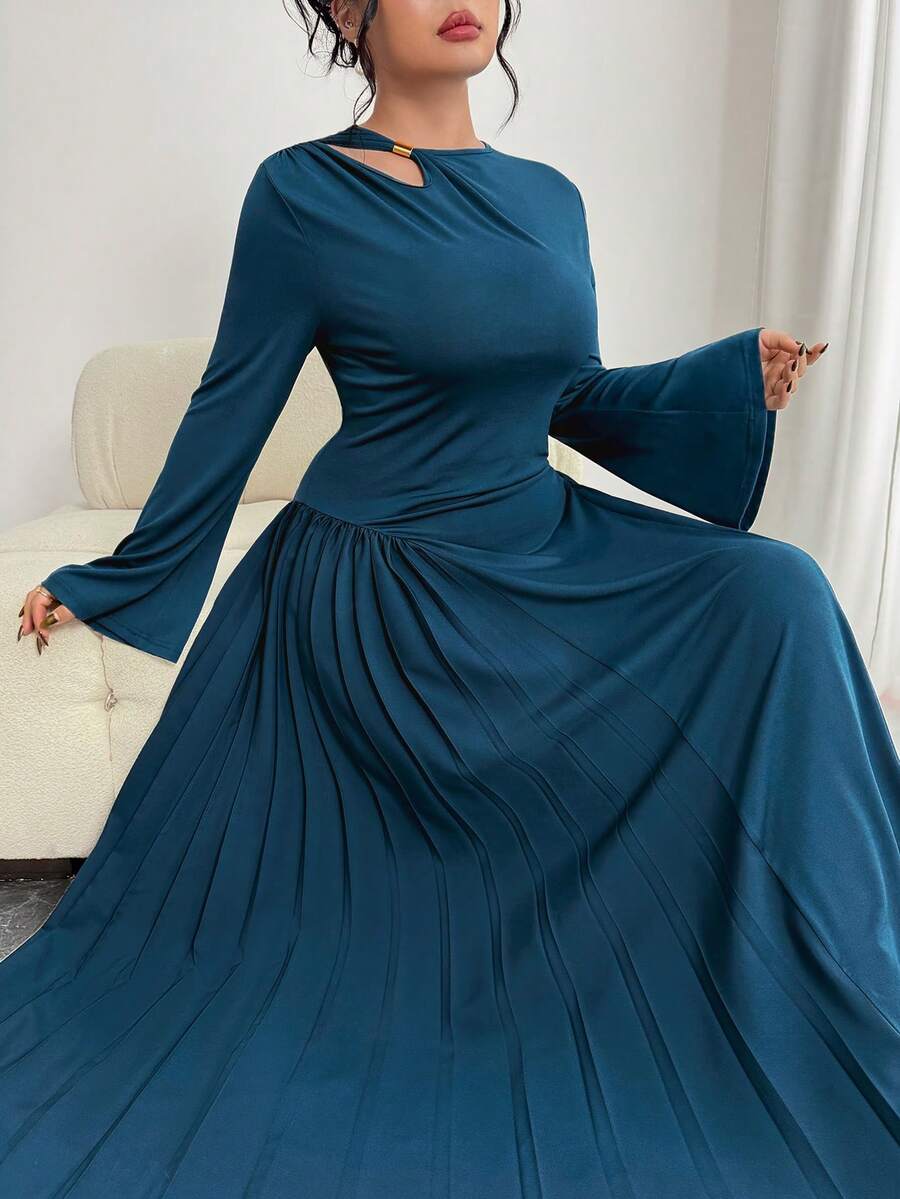 SHEIN Modelyn فستان أزرق أنيق بتصميم مفرغ وأكمام واسعة