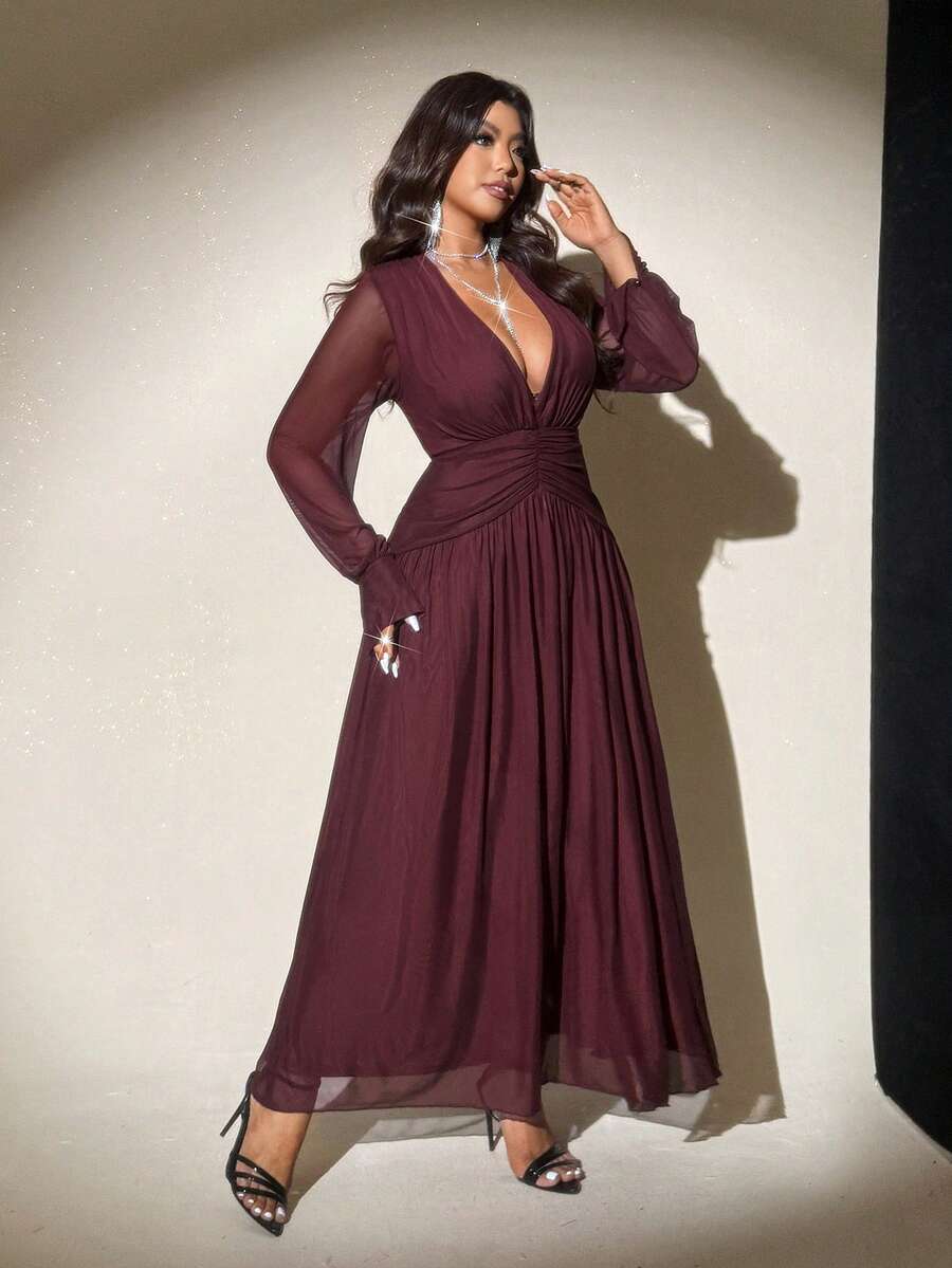 SHEIN Viva Relle فستان بني طويل مطوي بياقة عميقة