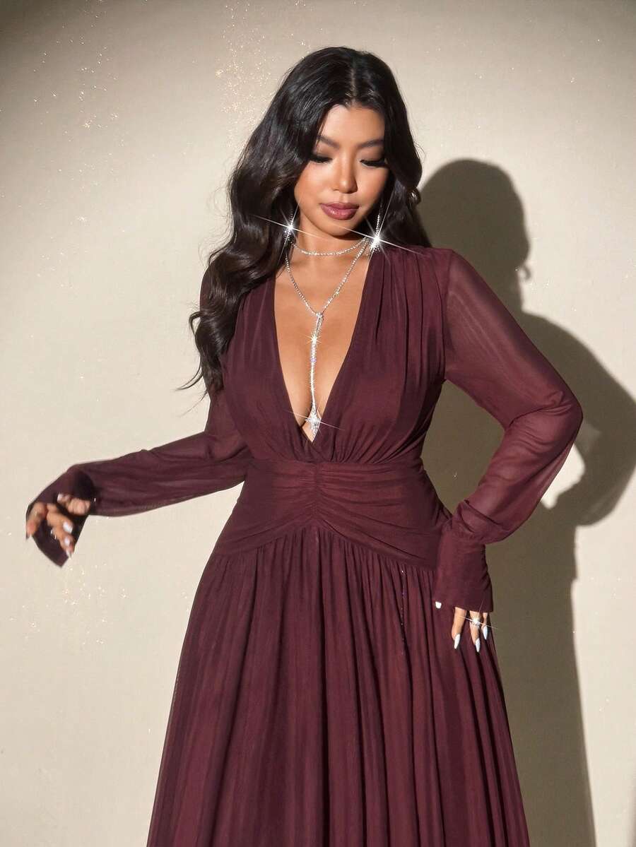 SHEIN Viva Relle فستان بني طويل مطوي بياقة عميقة