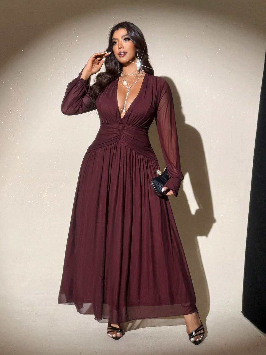 SHEIN Viva Relle فستان بني طويل مطوي بياقة عميقة
