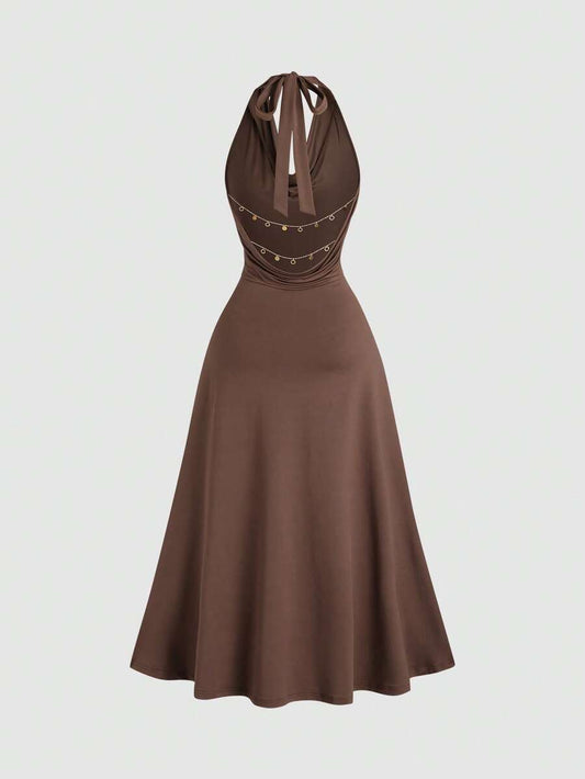 SHEIN Sweetra فستان طويل بظهر مكشوف وربطة عنق وسلسلة زخرفية