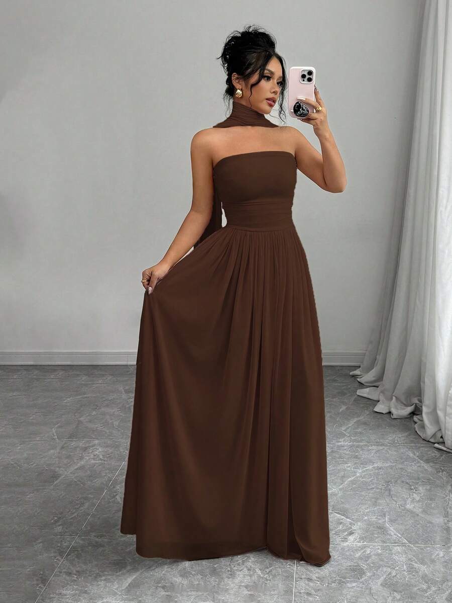 SHEIN Elenzga فستان ماكسي بدون أكمام بتفاصيل منقوشة وكتف مكشوف