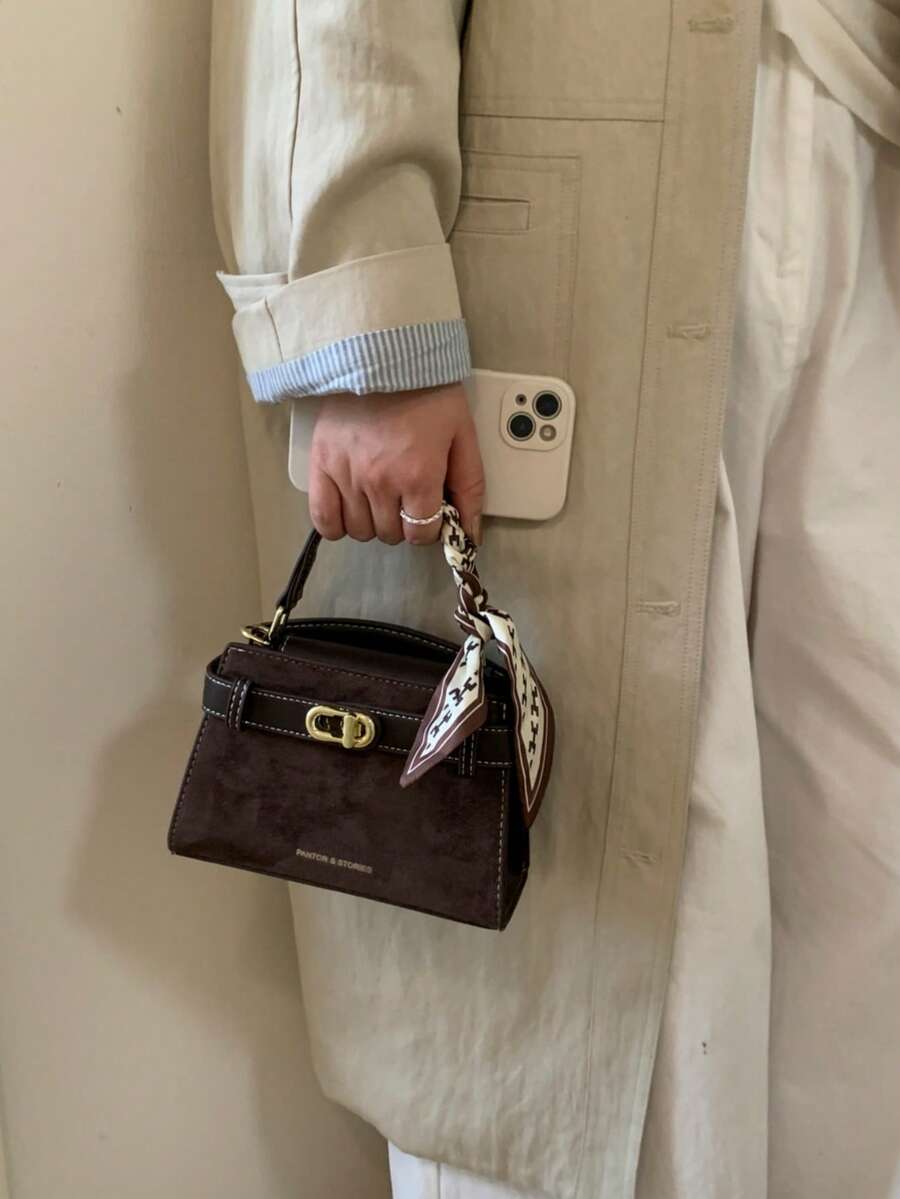 SHEIN حقيبة يد مربعة معها وشاح بإبزيم أنيق