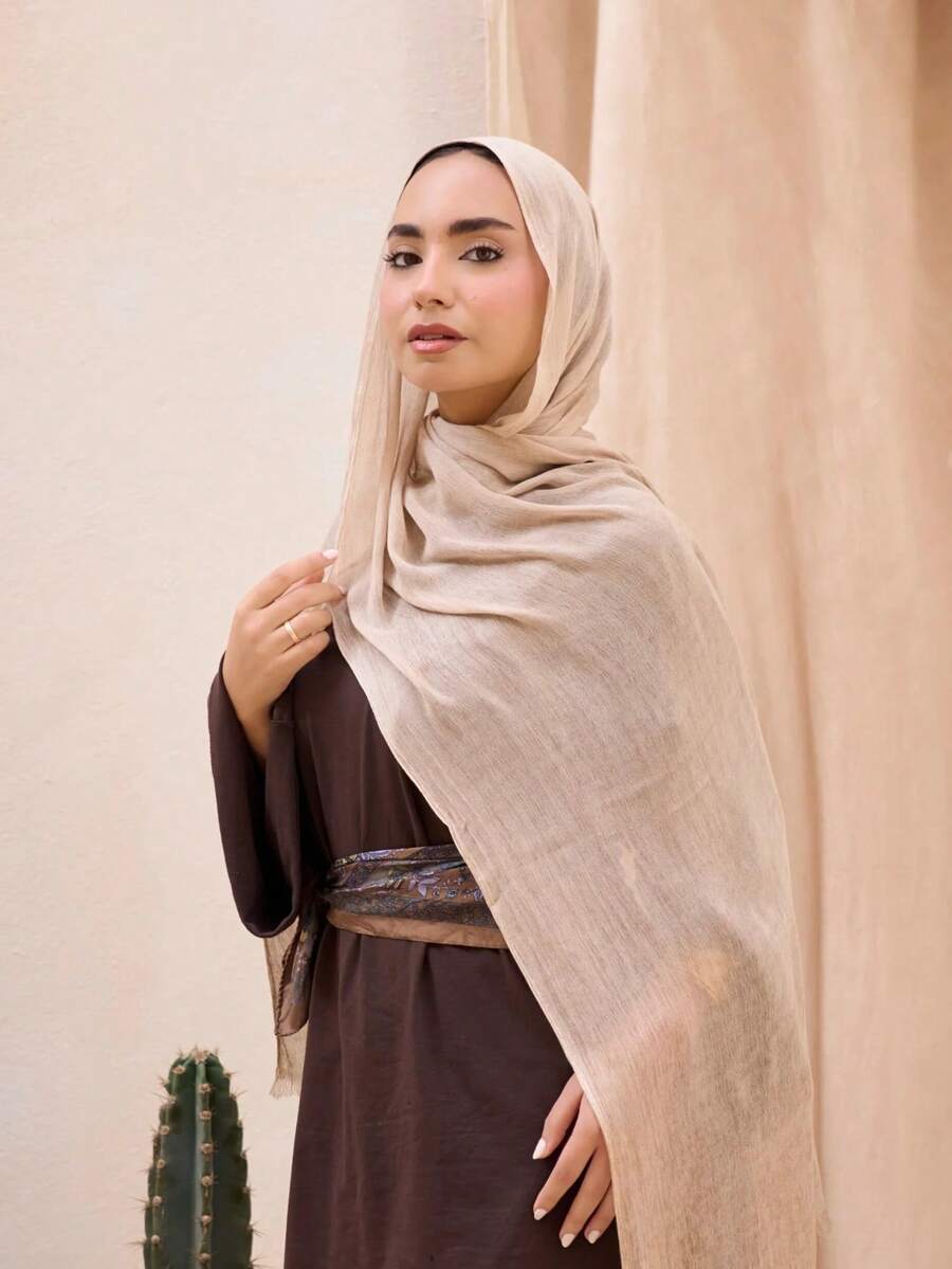 SHEIN حجاب نسائي طويل وخفيف بملمس ناعم ولون بيج