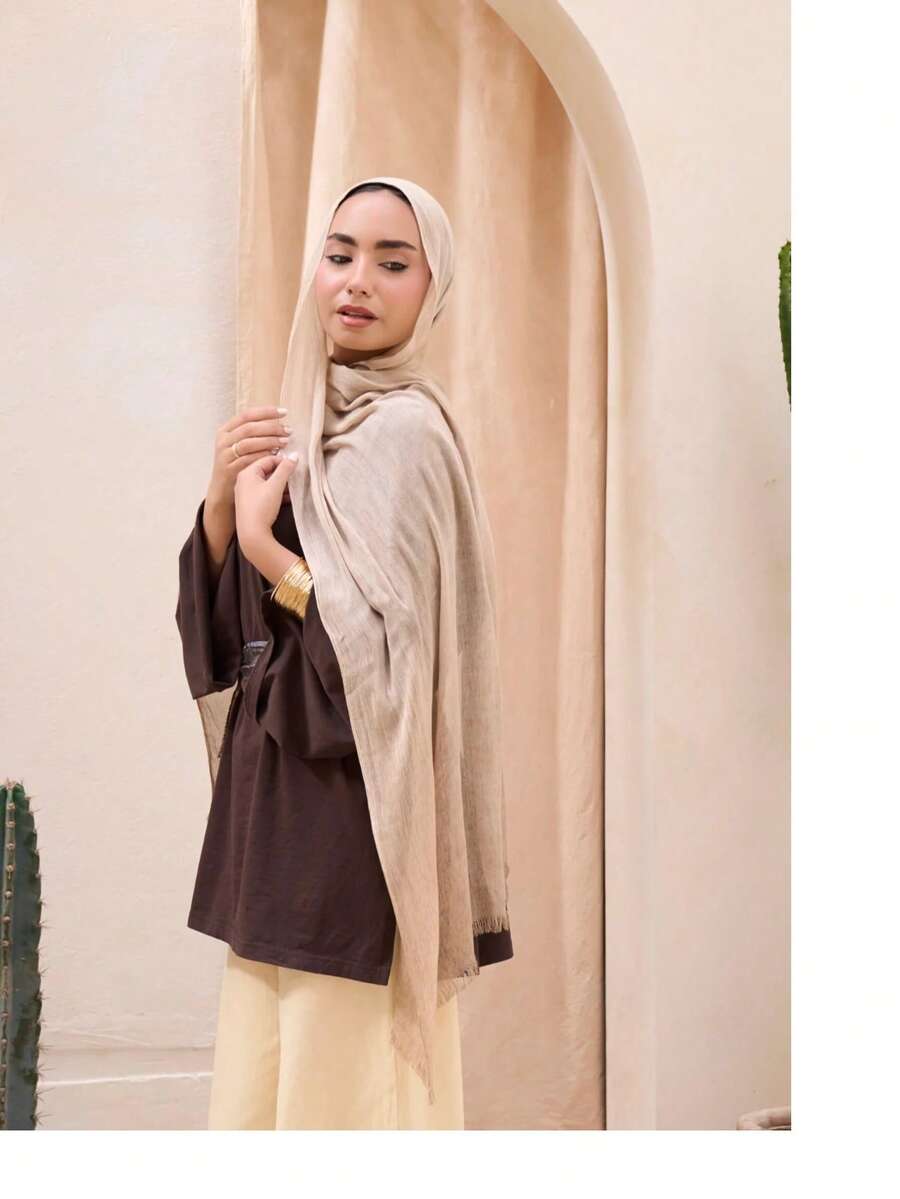 SHEIN حجاب نسائي طويل وخفيف بملمس ناعم ولون بيج
