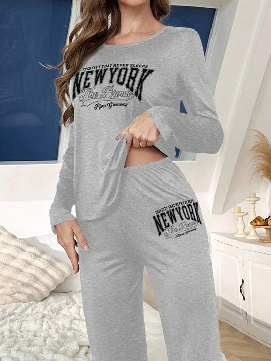 SHEIN طقم بيجامة رمادي كم طويل وبنطال فضفاض مطبوع