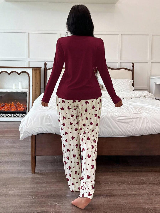 SHEIN طقم بيجامة بأكمام طويلة وطبعة قلوب