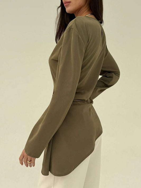 SHEIN Aloruh بلوزة بياقة قارب وأكمام طويلة وحافة غير متماثلة
