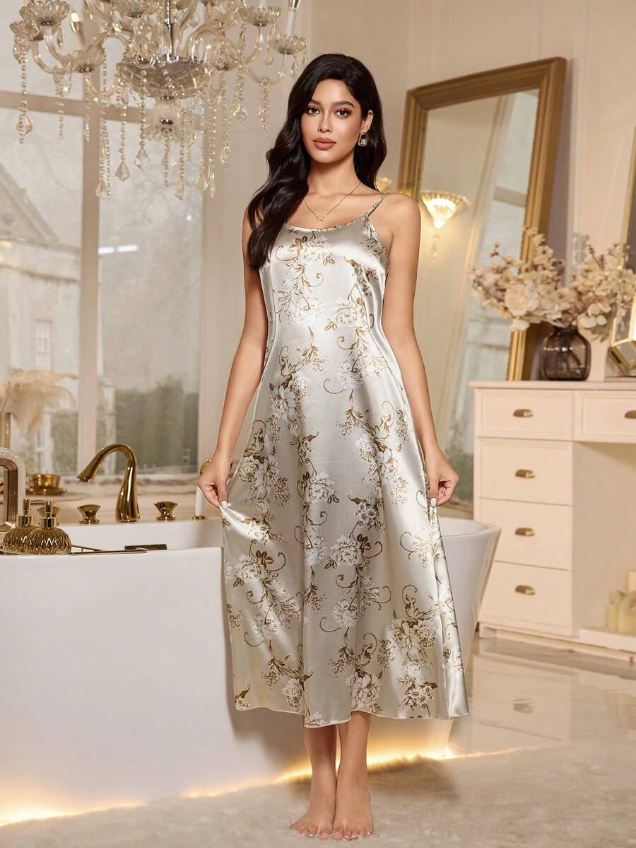 SHEIN LuxeNights فستان نوم بلون شمبانيا أبيض بطبعة زهور