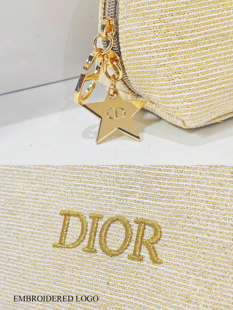 Dior حقيبة مكياج ذهبية بقماش فاخر وشعار ذهبي