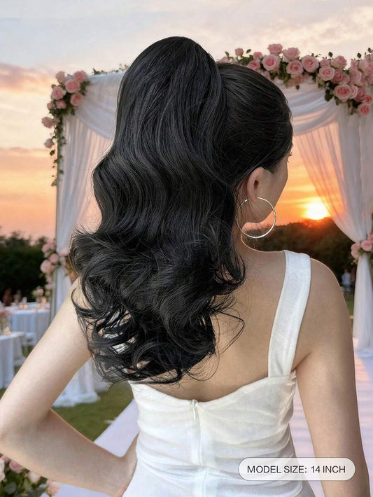 SHEIN باروكة ذيل حصان قصير شعر متموج بلون أسود طبيعي