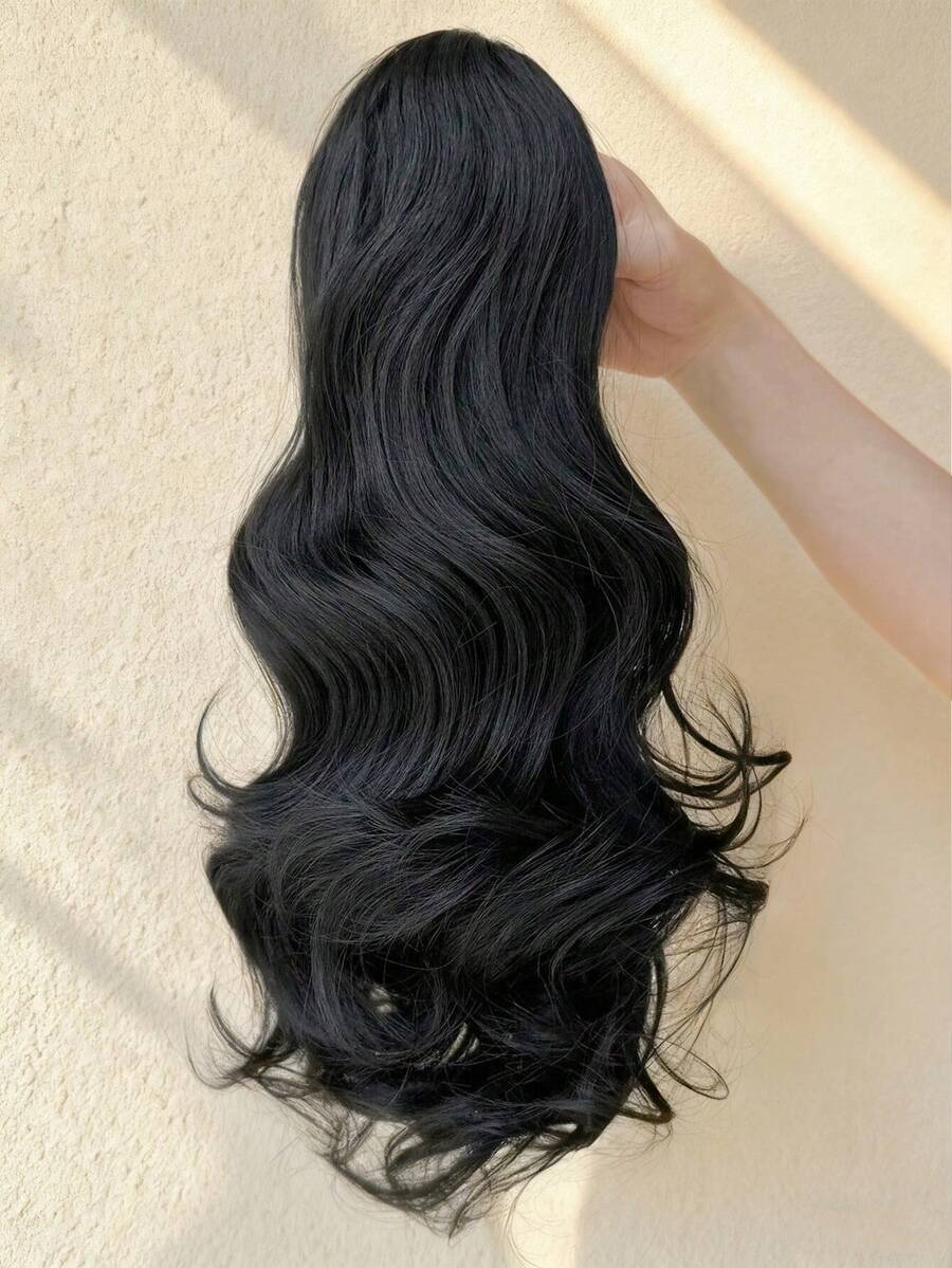 SHEIN باروكة ذيل حصان قصير شعر متموج بلون أسود طبيعي
