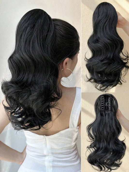 SHEIN باروكة ذيل حصان قصير شعر متموج بلون أسود طبيعي