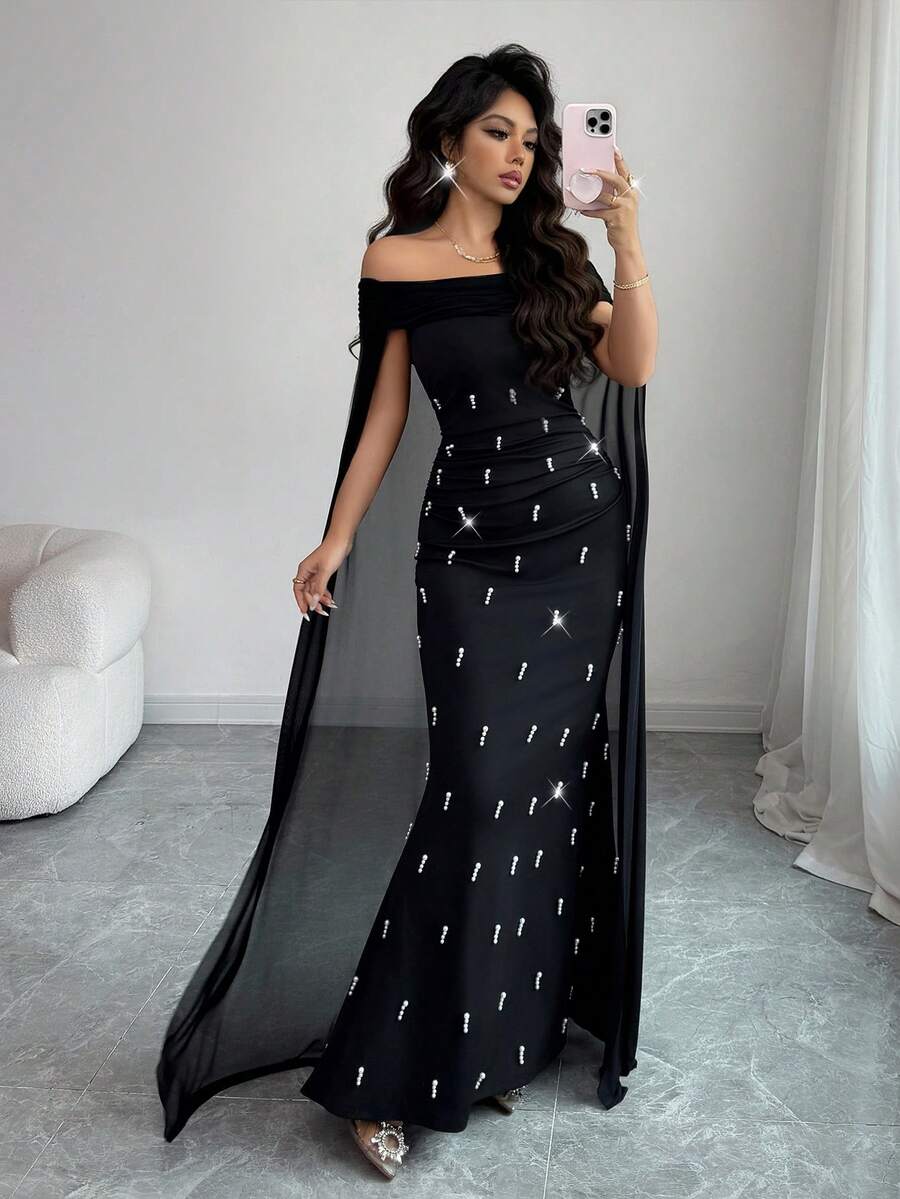 SHEIN Rafferiza فستان أسود محبوك ضيق الخصر بتصميم كيب وزخرفة لؤلؤ وطيات