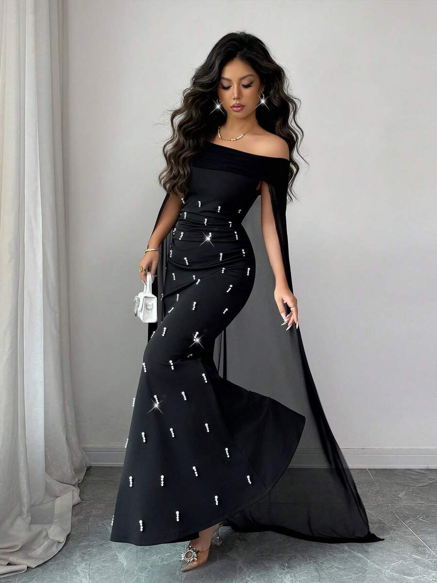 SHEIN Rafferiza فستان أسود محبوك ضيق الخصر بتصميم كيب وزخرفة لؤلؤ وطيات