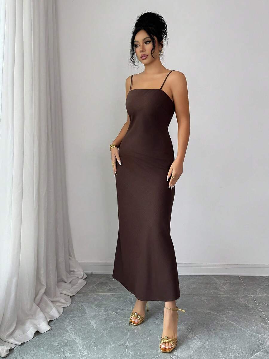 SHEIN Elenzya فستان مخملي بياقة عالية وظهر مفتوح وأكمام خفافيش