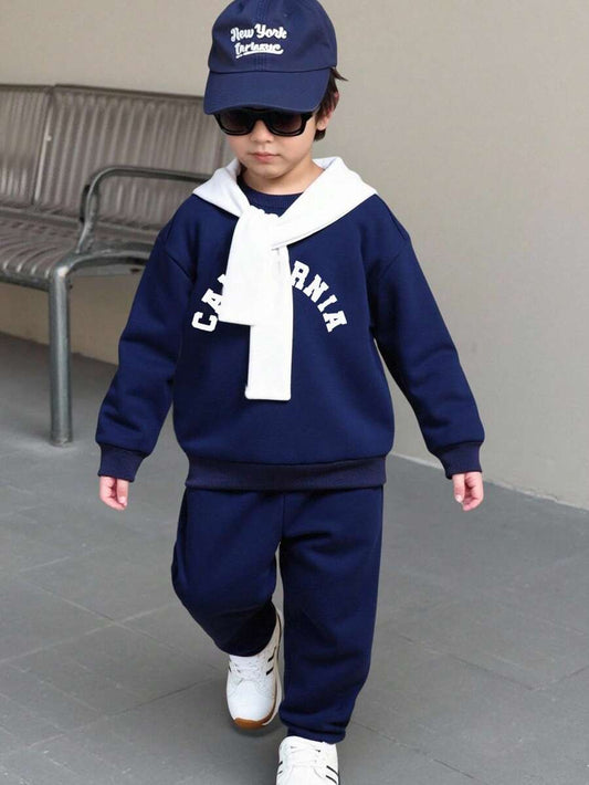 SHEIN Genkimix Kids طقم أولاد بلوزة كاجوال بأكمام طويلة وبنطلون جوجر مع وشاح