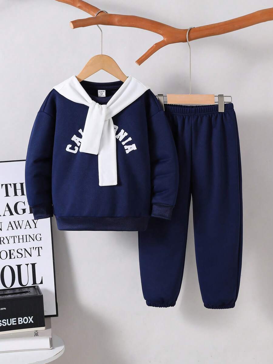 SHEIN Genkimix Kids طقم أولاد بلوزة كاجوال بأكمام طويلة وبنطلون جوجر مع وشاح