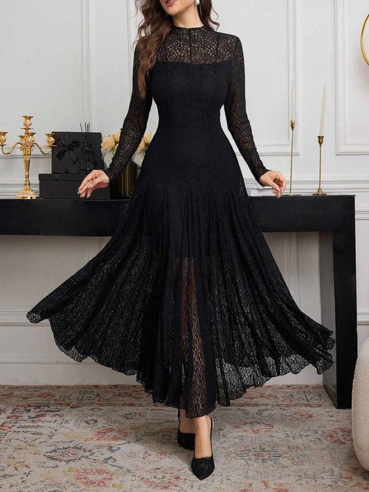 SHEIN Modelyn فستان دانتيل أسود أنيق