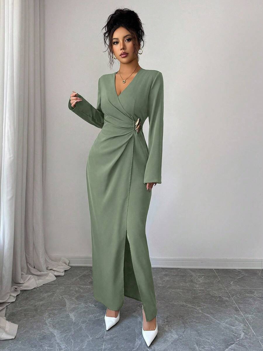 SHEIN Elenzga فستان اخضر بتصميم متقاطع وأكمام طويلة وشق