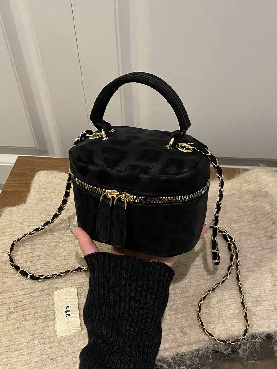 SHEIN حقيبة يد صغيرة مبطنة بطبعة نمر