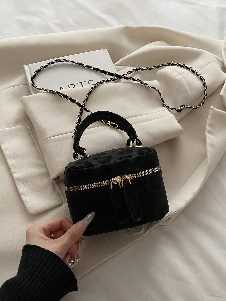 SHEIN حقيبة يد صغيرة مبطنة بطبعة نمر