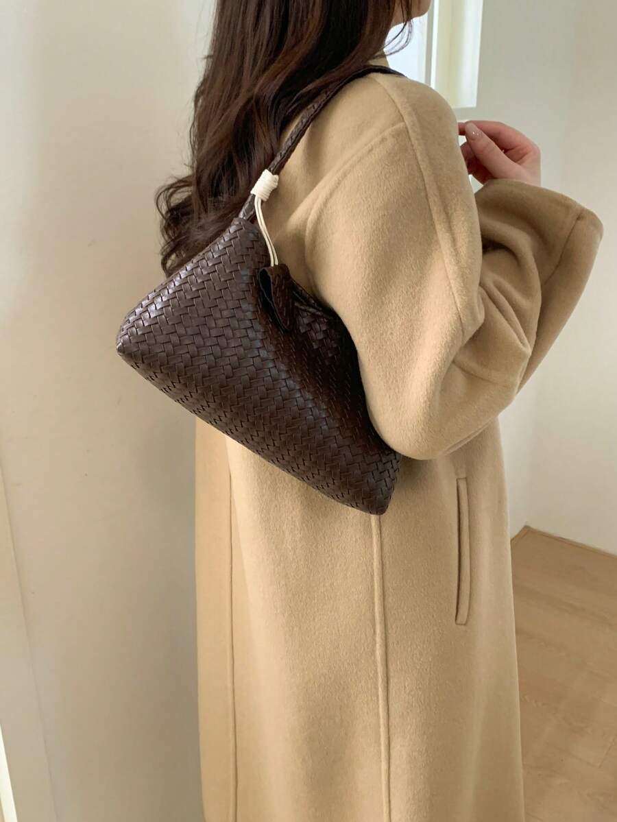 SHEIN حقيبة كتف منسوجة من جلد البولي يوريثان