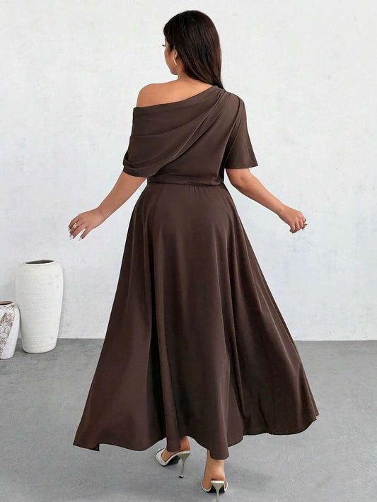 SHEIN Firerie فستان للمقاسات كبيرة برقبة غير متماثلة وخصر مربوط