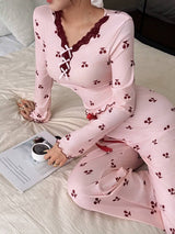 SHEIN بيجامة بأكمام طويلة وطبعة أزهار الكرز والدانتيل