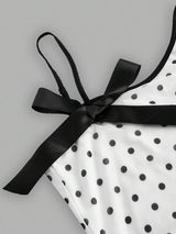 SHEIN MOD فستان بنمط نقاط أبيض وأسود بكتف غير متماثل وعقدة وذيل مجعد