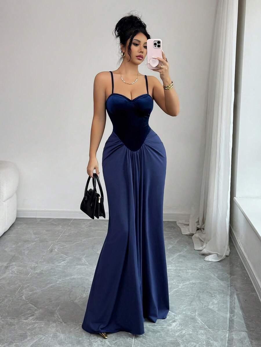 SHEIN Elenzga فستان أزرق طويل من قماش مخمل مرقع