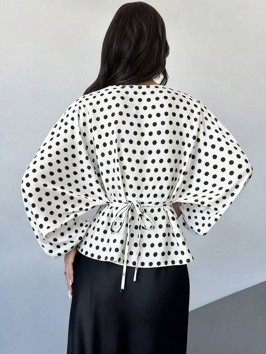 SHEIN Firerie بلوزة بياقة دائرية وأكمام خفاش طويلة مع ربطة خصر
