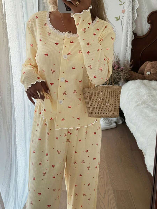 SHEIN بيجامة صفراء برقبة دائرية مزينة بفيونكة والدانتيل