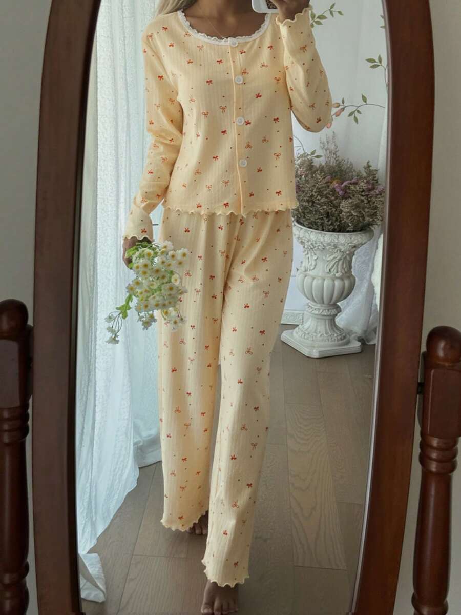 SHEIN بيجامة صفراء برقبة دائرية مزينة بفيونكة والدانتيل