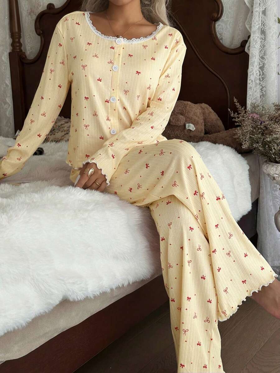 SHEIN بيجامة صفراء برقبة دائرية مزينة بفيونكة والدانتيل