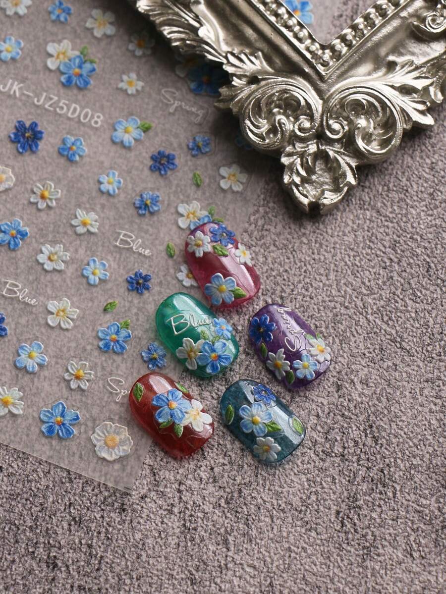 SHEIN ورقتان من ملصقات فن الأظافر مزخرفة بزهور صغيرة