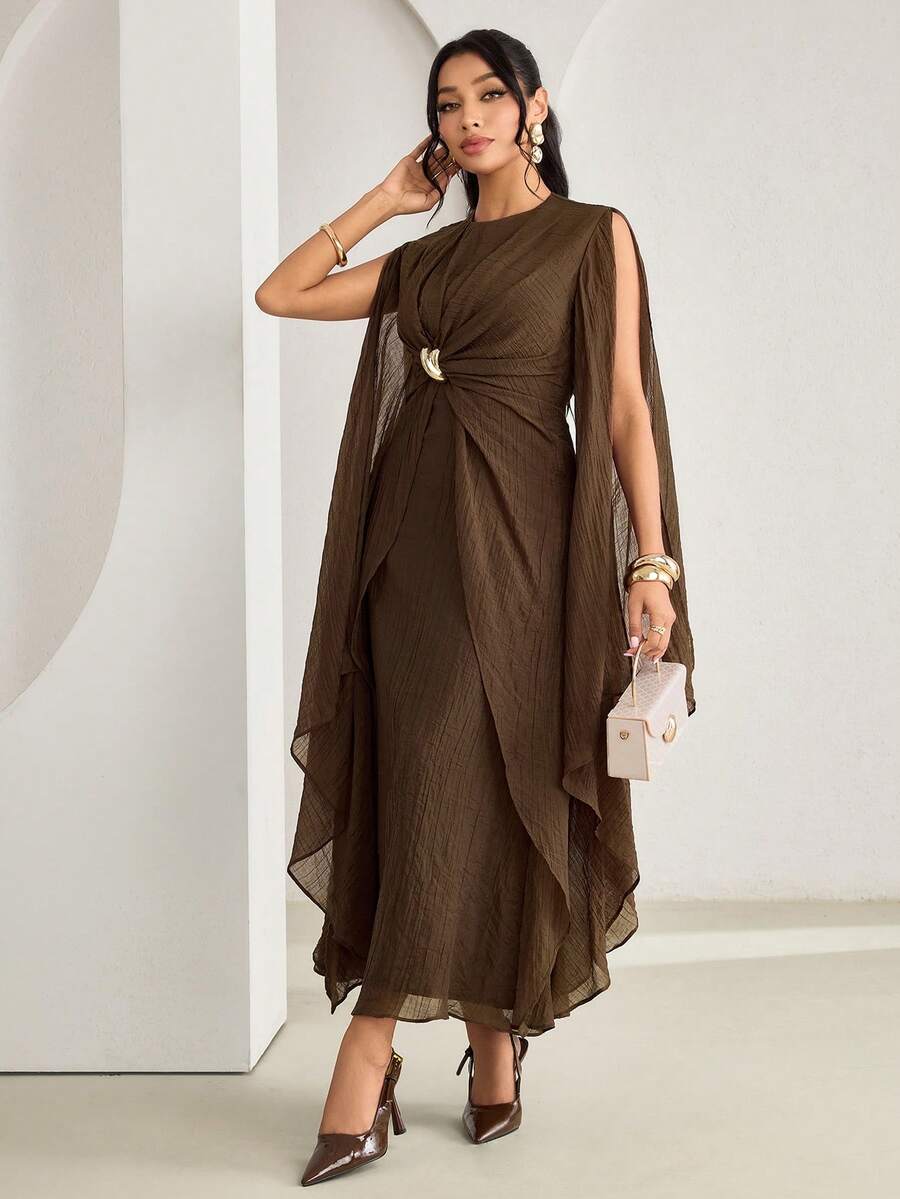 SHEIN Veilorie فستان بني مطوي الخصر مزين بإبزيم معدني